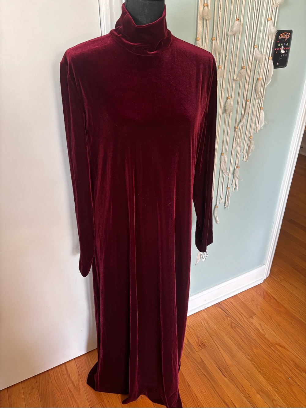 Vintage Doncaster Women's Velvet Turtleneck Long Dress - Burgundy